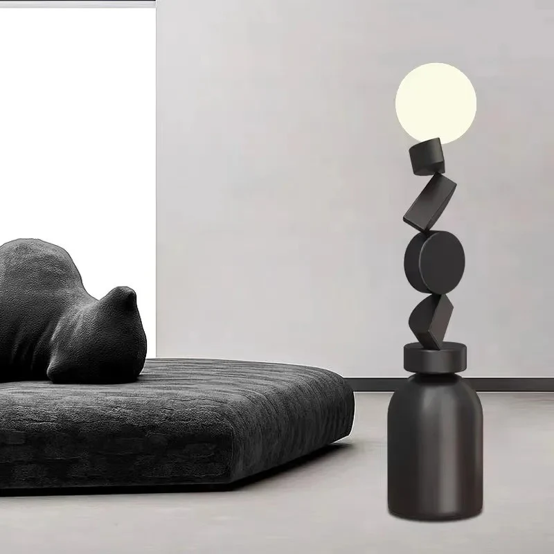 Lampadaire artistique, élégant et contemporain - Image 3